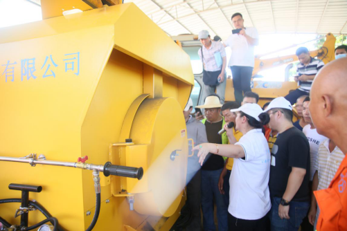 超震撼！11臺路易美牌拖掛滾筒式熱再生拌料機同時交機